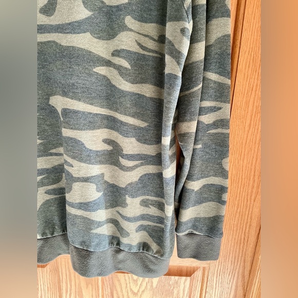 Torrid “Super Soft” Plus Size Camouflage Crew Neck Sweatshirt Size 2X - Picture 9 of 10